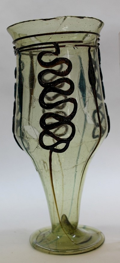 Römisches Schlangenfadenglas Foto: MBK-LDA Saarland/Nicole Kasparek